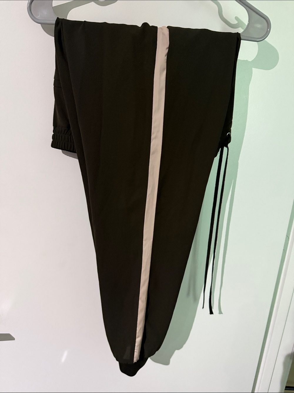 Zara Basic Olive Green Pants with Pink Cream Accent - Picture 5 of 6